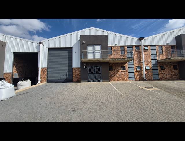 410M² FACTORY TO LET IN APEX